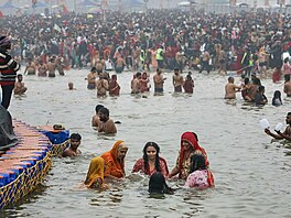 Svátek se st�ídav� slaví ve �ty�ech m�stech � Prajágrad�i, Haridváru, Ud�d�ainu...