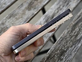 Samsung Galaxy S25 a S24