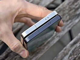 Samsung Galaxy S25 a S24