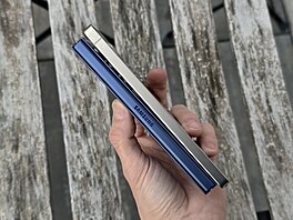 Samsung Galaxy S25 Ultra a Galaxy Z Fold 6
