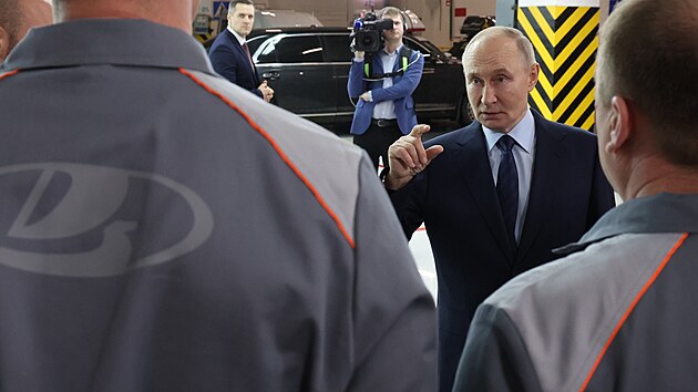 Rusk prezident Vladimir Putin na nvtv tovrny AvtoVAZ v Togliatti (28. ledna 2025)