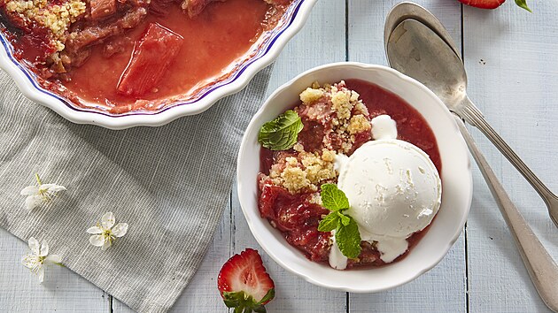 Rebarborový crumble