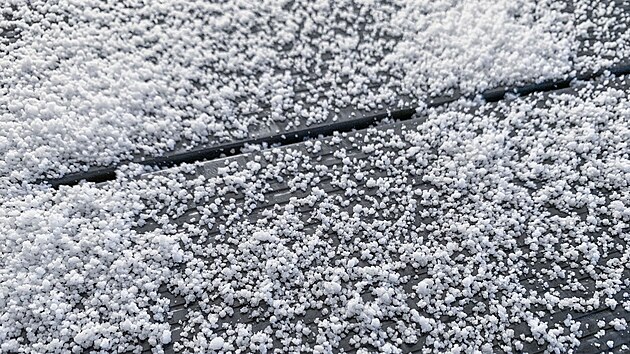 V horsk�ch podm�nk�ch je ur�it� vhodn�j�� volit pln� (masivn�) d�evoplastov�...