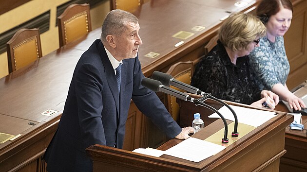 Poslanci maj� schvalovat vl�dn� n�vrh, kter� po��t� se zv��en�m poplatku �esk� televizi na 150 korun za m�s�c, tedy o patn�ct korun, a �esk�mu rozhlasu na 55 korun m�s��n�, o desetikorunu. Na sn�mku Andrej Babi� (ANO). (24. ledna 2025)