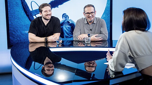 Hosty po�adu Rozst�el jsou herec Filip Franti�ek �ervenka (vlevo) a kreativn� producent Studny
Michal Proke�.