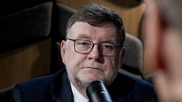 Hostem po�adu Rozst�el je ministr financ� Zbyn�k Stanjura.