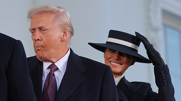 Donald Trump a jeho man�elka Melania Trumpov� p�i setk�n� s prezidentem USA Joem Bidenem a prvn� d�mou Jill Bidenovou v den inaugurace. (20. ledna 2025)