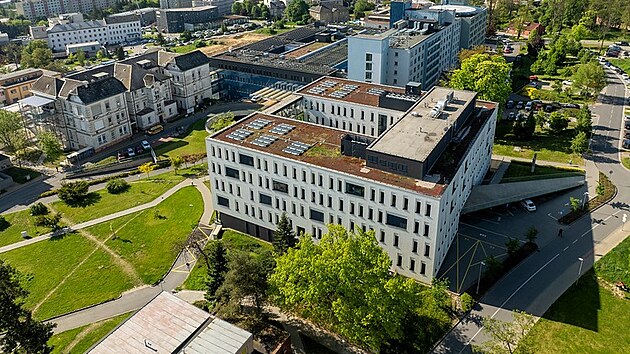 Druh Dm Ronalda McDonalda vyroste v Olomouci. Pi pro rodiny s nemocnmi dtmi podpo Fakultn nemocnice Olomouc. Na snmku arel Fakultn nemocnice v praskm Motole.