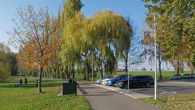 Prvky takzvan� kuli�kodr�hy jsou zpest�en�m obl�ben� pelh�imovsk� rekrea�n� oblasti u rybn�ka Str� (na sn�mku).