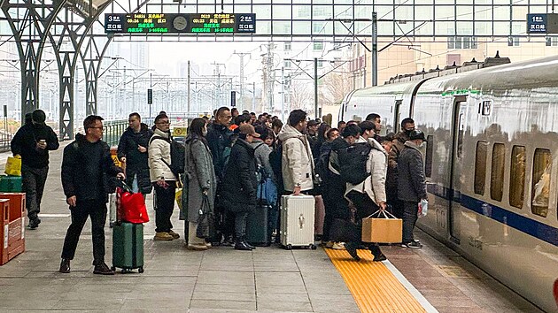 ��na letos ofici�ln� sv�tky nov�ho lun�rn�ho roku prodlou�ila o jeden den, proto�e si p�eje podpo�it ekonomiku. (25. ledna 2025)