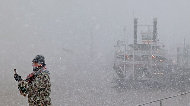 Texas a dal�� oblasti Spojen�ch st�t� kolem Mexick�ho z�livu zasypal sn�h. Sn�mek poch�z� z New Orleans v Louisian�. (21. ledna 2025)