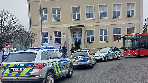 Policist zasahovali u zkladn koly v Rudolfov.