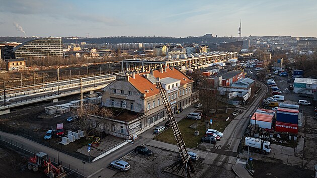 V Holeovicch pokrauje stavba ndra Praha-Bubny. (22. ledna 2025)