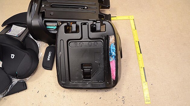 Cizinec p�ev�el v�ce ne� 16 kg drog v d�tsk� seda�ce nebo dom�c� pek�rn� (24. ledna 2025)