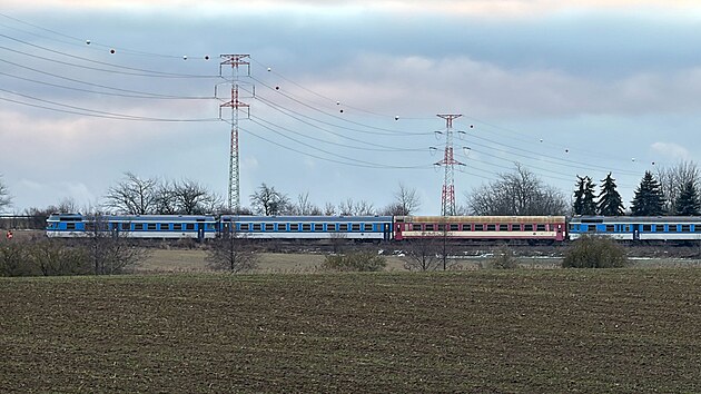 Vlak u Kladna srazil lovka. (23. ledna 2024)