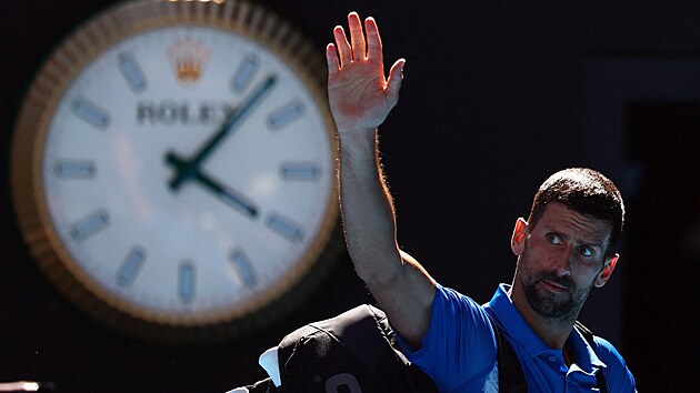 Novak Djokovi zdrav publikum v Melbourne.