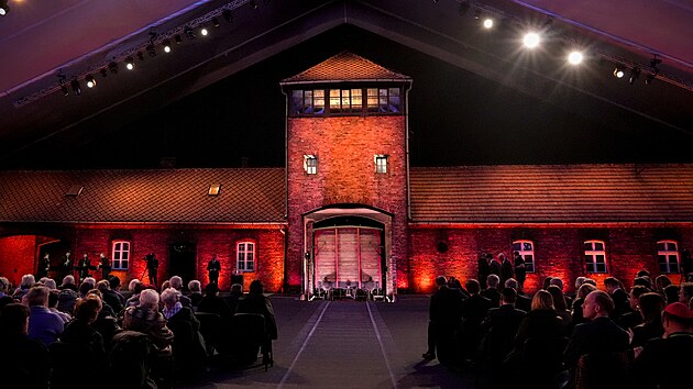 P�ipom�nkov� akce k 80. v�ro�� osvobozen� koncentra�n�ho t�bora v Osv�timi. (27. ledna 2025)