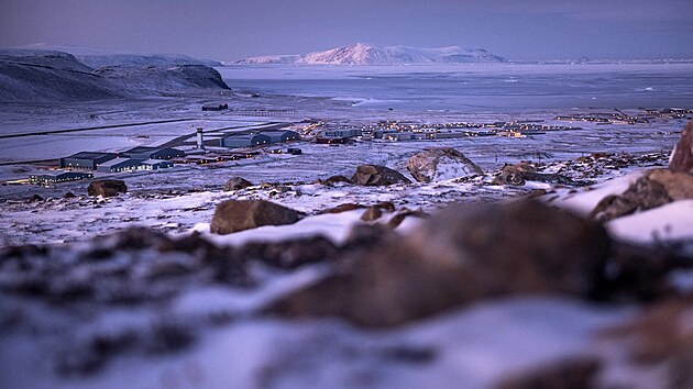 Sn�mek po��zen� v Pituffiku v Gr�nsku ukazuje pohled na leteckou z�kladnu Thule, z�kladnu americk�ho letectva, kter� se nach�z� 1 207 km severn� od pol�rn�ho kruhu. (31. ��jna 2018)
