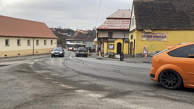 Rekonstrukce vodovodu a kanalizace ve starch Lobzch zkomplikuje dopravu. (17. ledna 2025)