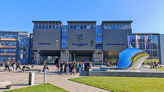 Z nat��en� 143. d�lu magaz�nu POZOR VLAK, nov� digit�ln� laborato� Katedry �elezni�n� dopravy �ilinsk� univerzity