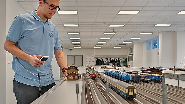 Z nat��en� 143. d�lu magaz�nu POZOR VLAK, nov� digit�ln� laborato� Katedry �elezni�n� dopravy �ilinsk� univerzity