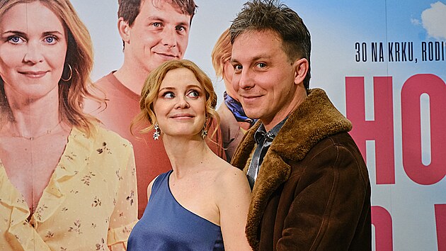 Martina Babi�ov� a Kry�tof Barto� na premi��e filmu Holka od vedle (23. ledna 2025)