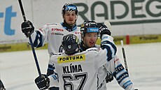 Filip Jansa z Liberce a Kelly Philip Klima z Liberce se radují z gólu.