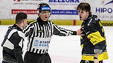 Adrián Hole�inský (vlevo) z Plzn� a Kristaps Zile z Litvínova.