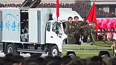 Severní Korea maskuje raketomety jako civilní vozy. Rusko je rozmístilo u Kursku