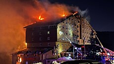 Po�ár v tureckém Ski areálu Kartalkaya. (21. ledna 2025)