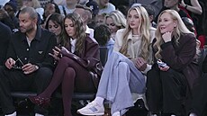 Tony Parker, Agathe Teyssierová, hráka WNBA Cameron Brinková a Michelle...