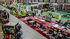 Jaroslav Skalka je jedním ze dvou zakladatel� e-shopu 4camping. Spole�n� s Petrem Burianem ho zalo�ili v roce 2012