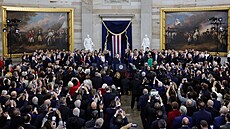 Americký prezident Donald Trump skládá písahu v den své prezidentské...