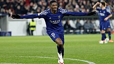 Ousmane Dembélé z PSG slaví hattrick v utkání se Stuttgartem.