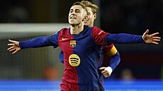 Fermín López z Barcelony oslavuje trefu proti Valencii.