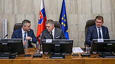 Slovenský prezident Peter Pellegrini a pedseda vlády Robert Fico bhem...