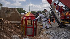 Záchrana horník, kteí nelegáln tili zlato v dole Stilfontein v Jihoafrické...