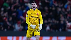 Slávistický branká Ale Mandous se raduje po jednom z gól proti Servette...