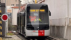 Nová flotila nízkopodla�ních tramvají �koda ForCity Plus Praha 52T se v ulicích...
