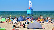 Plá� Jelitkowo na okraji Gda�sku. Za p�kného letního po�así tu bývá plno.