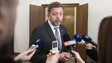 Vít Raku�an na tiskové konferenci vy�et�ovací komise ke st�elb� na Filozofické...