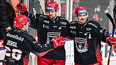 Alex Tamái (uprosted) se raduje z trefy proti Vítkovicím.