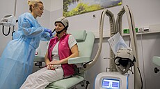 Speciální �epice brání ztrát� vlas� p�i chemoterapii. Za�ali ji pou�ívat na...