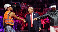 Poslední shromádní nov zvoleného amerického prezidenta Donalda Trumpa ped...