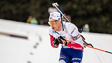 Joná Mareek bhem stíhacího závodu v Anterselv.