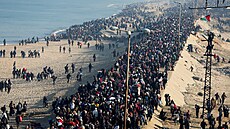 Vysídlení Palestinci se vracejí na sever Pásma Gazy. (27. ledna 2025)