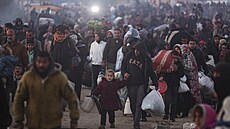 Vysídlení Palestinci se vracejí na sever Pásma Gazy. (27. ledna 2025)