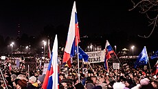 Slováci protestují proti vlád� Roberta Fica. Snímek pochází z Bratislavy. (24....