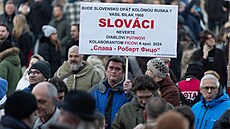 Slováci protestují proti vlád� Roberta Fica. Snímek pochází z Bratislavy. (24....