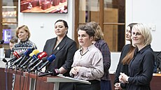 Poslankyn� spole�n� navrhují zm�nu jednacího �ádu, aby bylo efektivn�j�í...